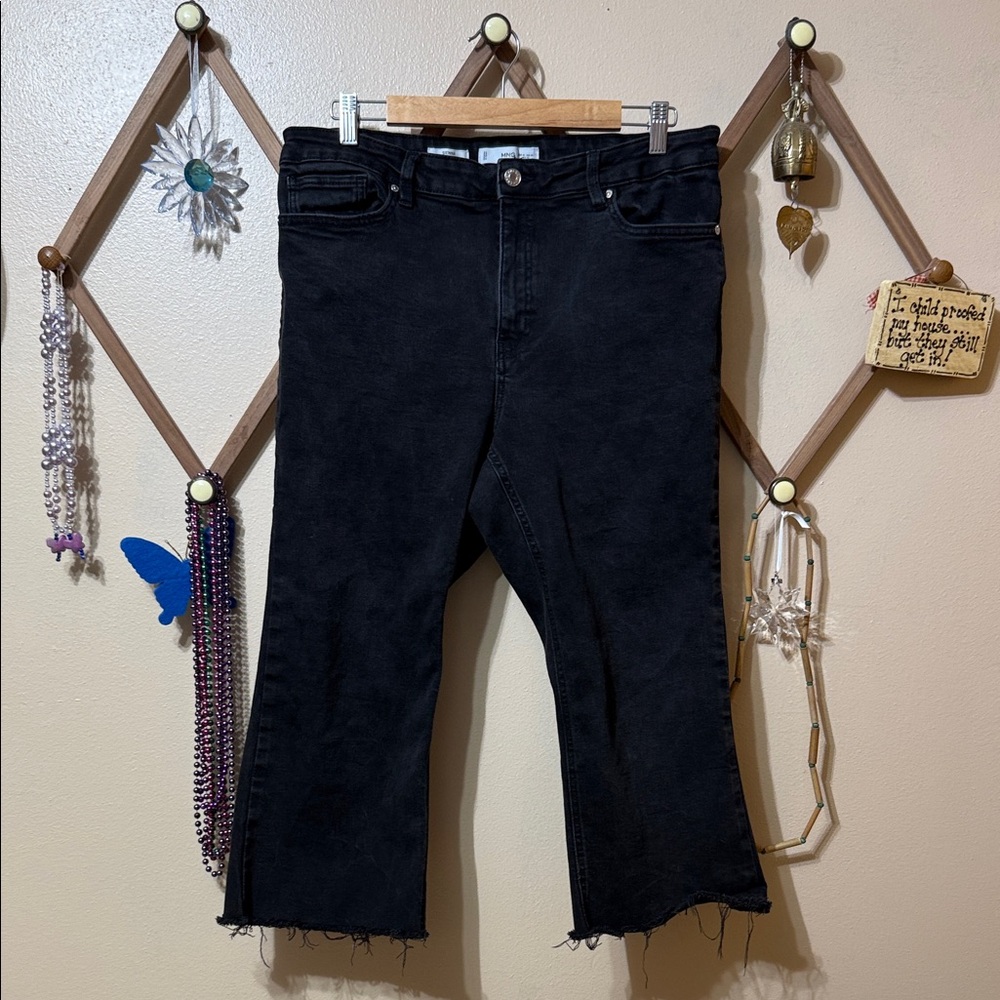 Elegant Black Cropped Women's Jeans